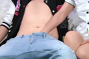 Cunhada gostosa estava tomando banho vi ela toda peladinha