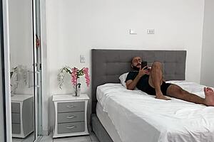 Hey, I tempted my roommate with my great ass - soldierhughcock & linda clauss