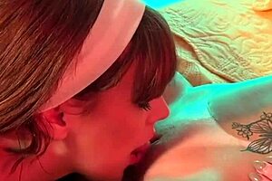 empregada gets horny from smelling the foot odor of her boss's daughter while licking feet