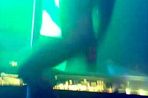 Lenev8 Causou na Casa de Swing Tirou a Roupa e Fodeu nas Cabines com Estranho no Pelo como a Safada Gosta