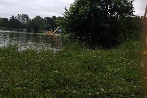 On vacation with stepmom, the brunette amateur compiled homemade outdoor fetish moments in the car.