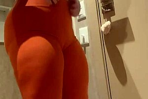 o gerente do motel me espionando pelada no banho escondido eu finjo que não estou sabendo