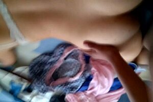 De perrito action in neutral style.