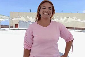 Recorrido por la ciudad termina con milf latina follada en amateur homemade video.