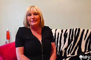 alisha rydes mature solo masturbate shaved pussy with big tits blonde cougar fingering wet big pussy on bed - oldnanny