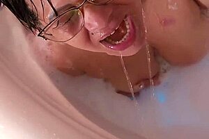 Invito A La Mama De Mi Amigo Al Jacuzzi Para Follarmela Bien Puerco In Lingerie And Anal Action