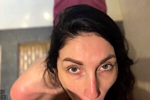 Experience Blowjob in Shower Leading to Real Female Orgasm!