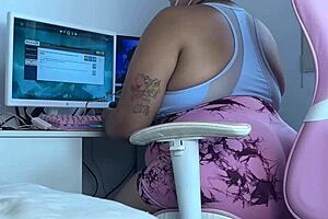 gaming session turns embarrassing for curvy latina with big ass in leggings during online play