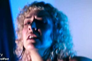 Hey gorgeous Marilou, you're back for more Evol feet worship and steamy masturbation session with the queen?