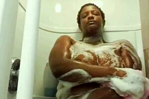 Come watch my big tits ebony bbw body in this motel shower preview