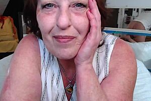 Dawnskye1962 Masturbating In Torn Pantyhose