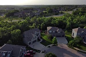 amateur mature milf stepmom kymber leigh gets stretched in cowgirl riding with tan lines