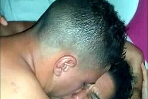 casada sem camisinha com novinho outro filmando e esperando a vez