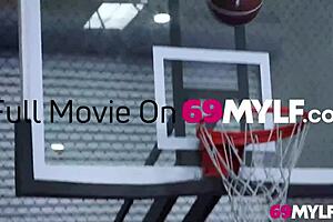 Hot milf shows up in my court for some gym fun 😏