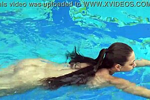 Hey, how does Hungarian naked Sazan Cheharda tease while swimming underwater?