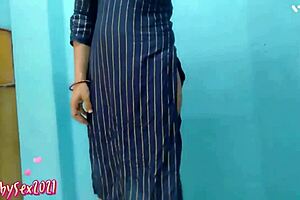 Young Indian girl fucked in standing position on one leg by mommy in close up couple orgasm