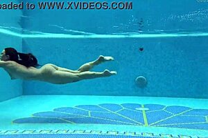 Hey, how does Hungarian naked Sazan Cheharda tease while swimming underwater?