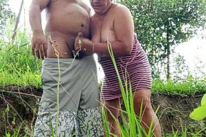 Outdoor sex with mature milf giving good cock sucking and wet pussy action