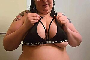 big natural tits amateur bbw mom goes topless in public... uh, exciting