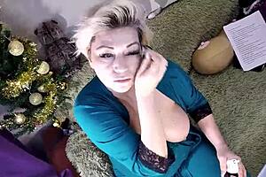 Hey, famous married Russian porn star Aimee Hot MILF aka AimeeParadise, can you teach me those makeup lessons with your natural tits and wet pussy?