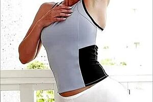 Seductive Mature in Tight Spandex Teases with Big Ass and Sheer Pantyhose Temptation