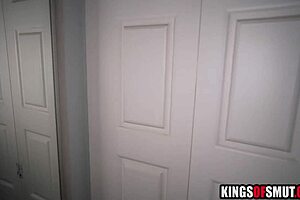 I can't resist cheating on my boyfriend with this hot ebony sex session