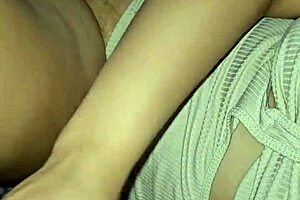 I masturbate in front of my friend and she gets hot with squirting and dildo play