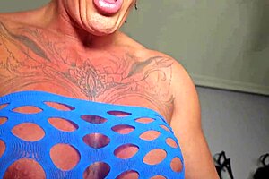 busting open my pussy and making it huge with vacuum pump for squirting action