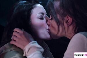 hey my bff's craving licks and fingers 👅💦