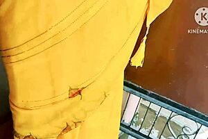 OMG this horny wife takes a huge cock doggystyle with deepthroat action in homemade amateur fun 😍🍑