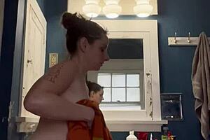 ivy19921 getting ready for bed with bath shaving masturbating lotion and brushing teeth