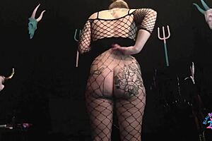 i feel so dominant making my slave on leash eat my asshole roughly. rimming hardcore, facesitting, riding in fishnets and high heels with footjob fetish