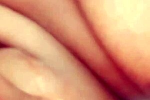 oh wow, this desi bhabhi gets so turned on with mouth action and wet pussy play 😈💋