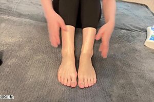 Sexy arab step mom shows beautiful feet to boss while masturbating