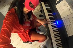 i'm milfycalla giving fetish romantic blowjobs as latina cumslut in big ass shorts reading perverse comments