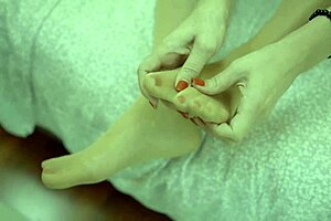 Show me your feet in nylons, I want to cum on them now