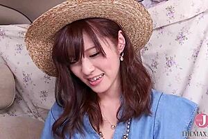 Amateur wife pickup for creampie action outdoors