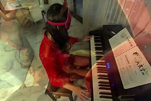 i'm milfycalla giving fetish romantic blowjobs as latina cumslut in big ass shorts reading perverse comments