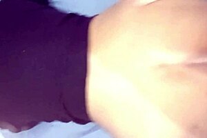 Estilo perrito FOLLANDO el jugoso coño de esta perra HACIÉNDOLA eyacular varias veces - me saca toda la leche