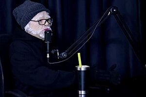 Watch Naughty Interview with Flor de Damiana!