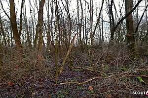 reife deutsche joggerin gets chatted up in the park and convinced for a quick cheating fuck in spandex