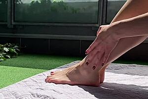 HUGE COCK VOYEUR JERKS OFF AND CUMS ON WIFE'S BIG FEET ON THE TERRACE!