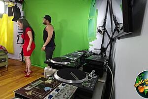 Behind the scenes, I explain to Queen Rogue the precise positions of my four video cameras during our big ass interview session.