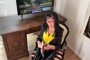 Hey, enjoy my relaxed day shaking these saggy boobs outdoors!