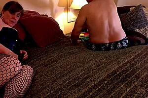 Watch gilf angel deliver an epic blowjob and explosive cumshow!