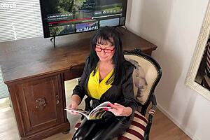 Hey, enjoy my relaxed day shaking these saggy boobs outdoors!