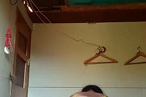 Madura cabalgando duro en el dormitorio