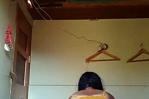 Madura cabalgando duro en el dormitorio