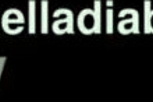 You know, I just love how this sexy Latina milf oils up her pantyhose and pretty feet for kinky fun