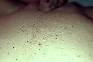 Questa troia si fa scopare da un vero cazzone in bedroom 😈